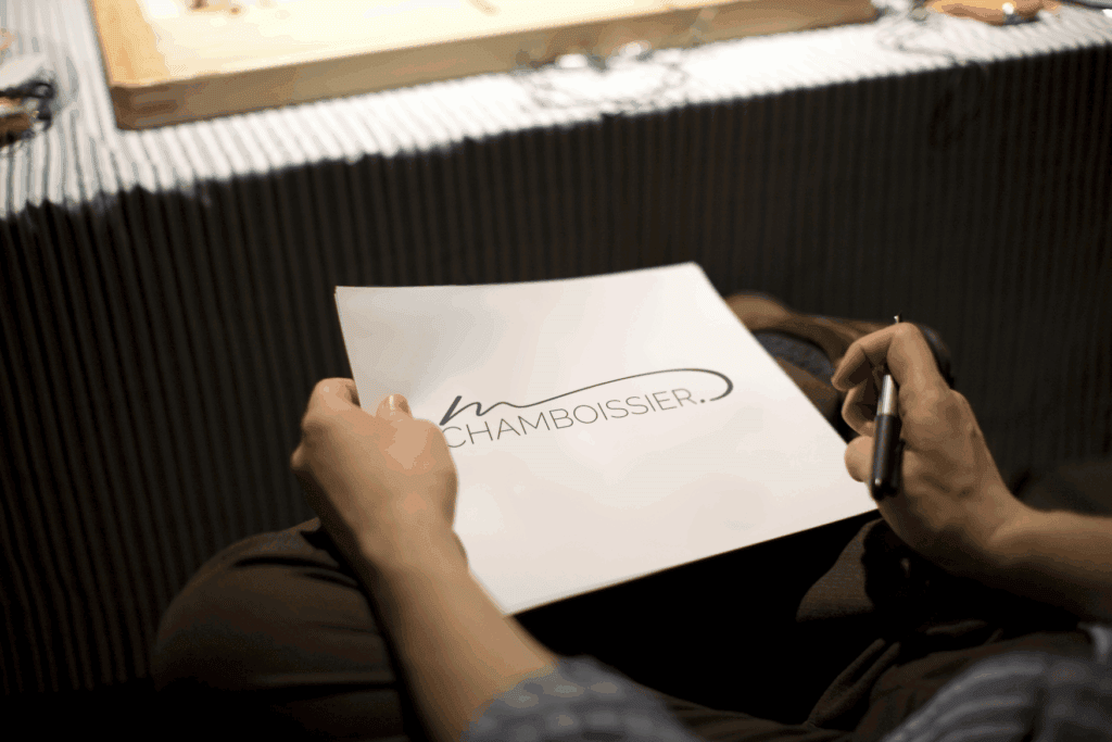 web-design-graphisme-digital-UX-SEO-logo-création-contenu-marque
